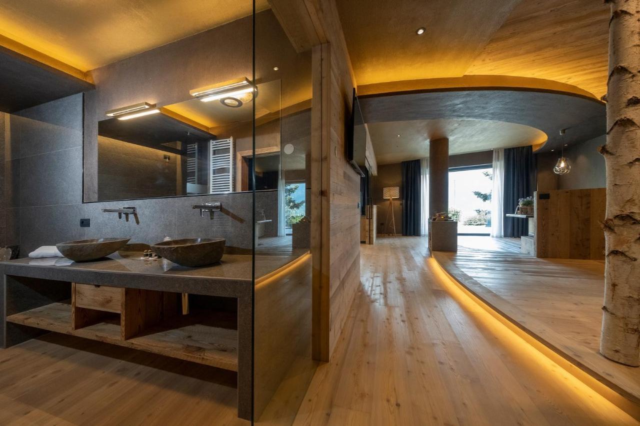 La Roccia Wellness Hotel 卡瓦莱塞 外观 照片