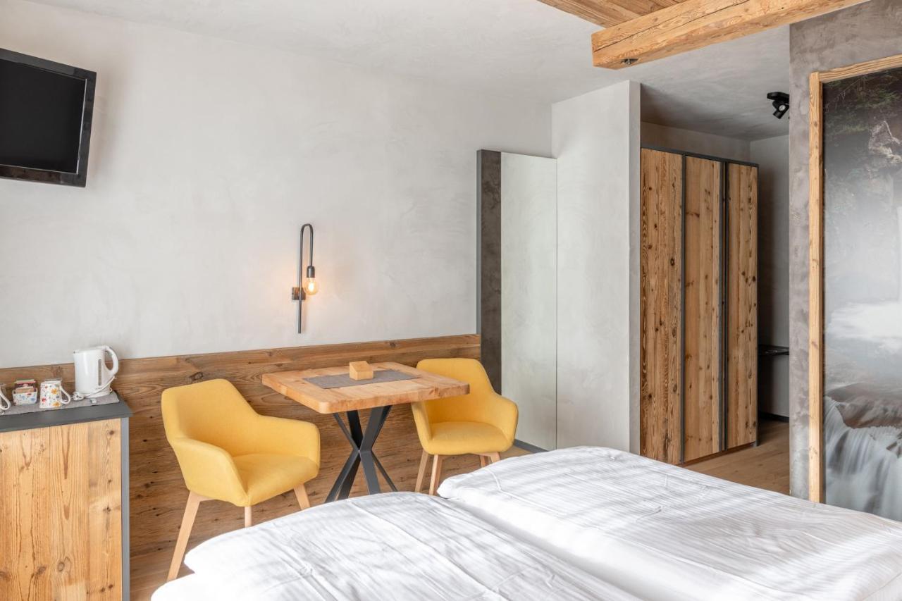 La Roccia Wellness Hotel 卡瓦莱塞 外观 照片