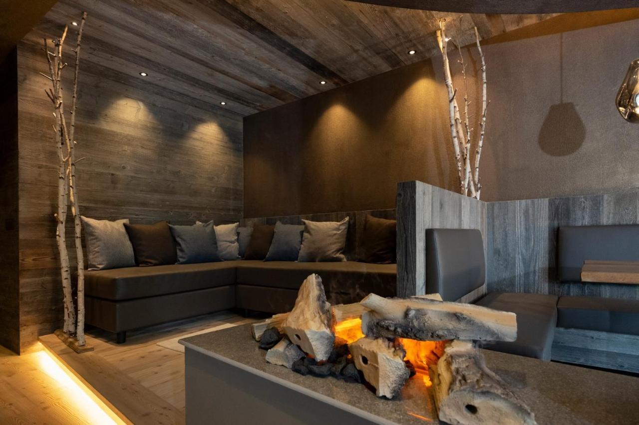 La Roccia Wellness Hotel 卡瓦莱塞 外观 照片